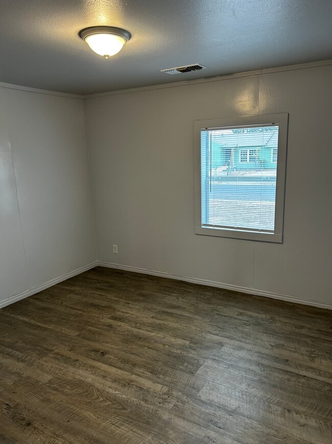 Photo - 1628 N Woodland St