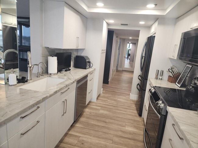Photo - 899 Jeffery St Unit 4150