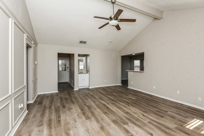 Photo - 2609 S Meadow Dr