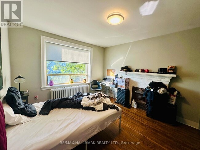 Photo - 597 St Clair Ave W Unit 3