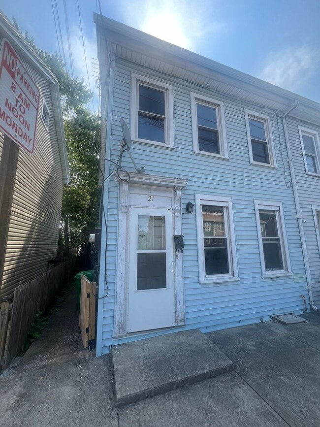 Building Photo - COMING SOON! -3 bedroom 1.5 townhouse in Carlisle PA!