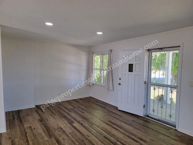 Photo - 2 Bed 1 Bath Bungalow on College