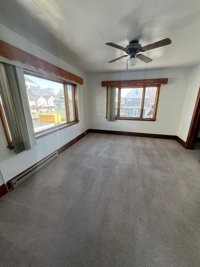 Photo - 810 Hess Ave Unidad #2