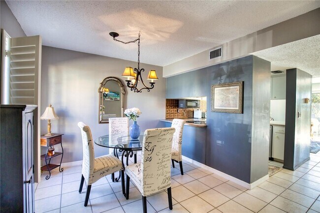 Photo - 744 Cadiz Rd