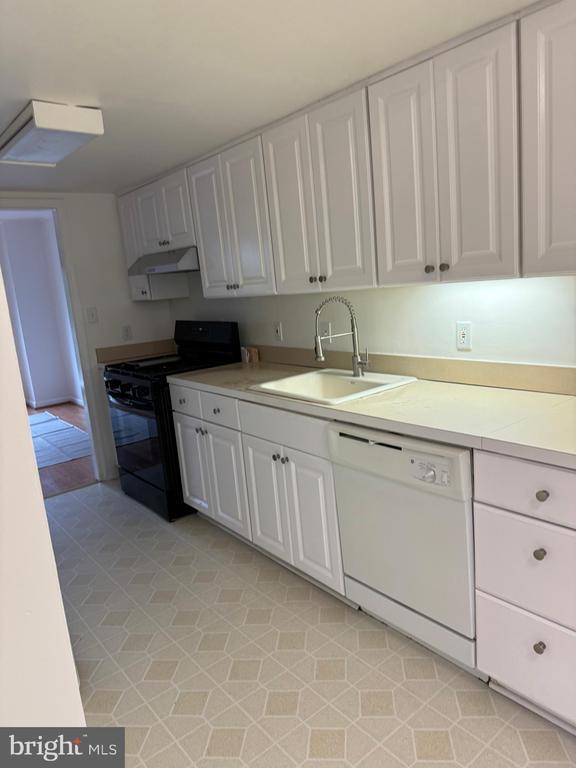 Photo - 5944 Westchester Park Dr