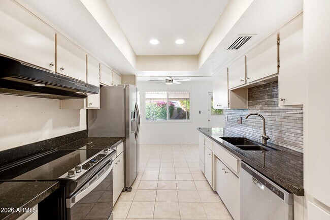 Photo - 1036 E Geneva Dr