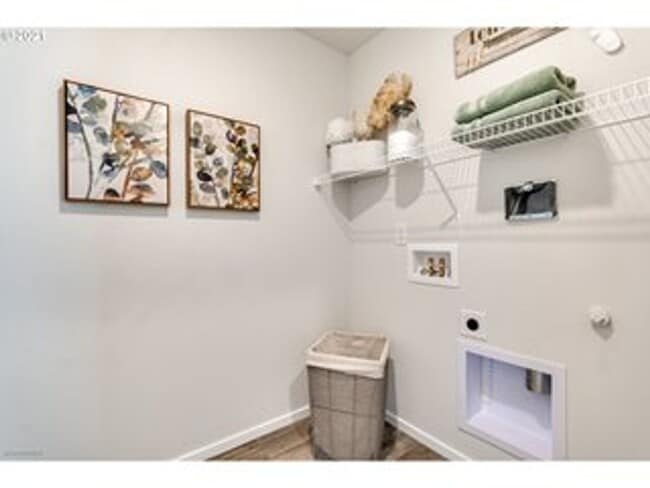 Building Photo - 3 Bed 2.5 Bath Home in Vancouver! Stainles...