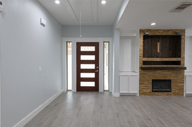 Photo - 7610 Harlem St