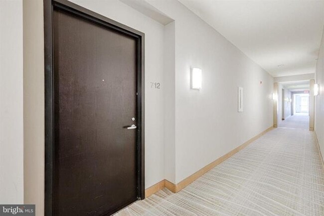 Building Photo - 155 Potomac Passage