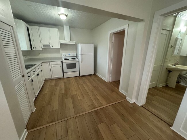 Photo - Downtown Pensacola - 2 bedroom, 1 bathroom
