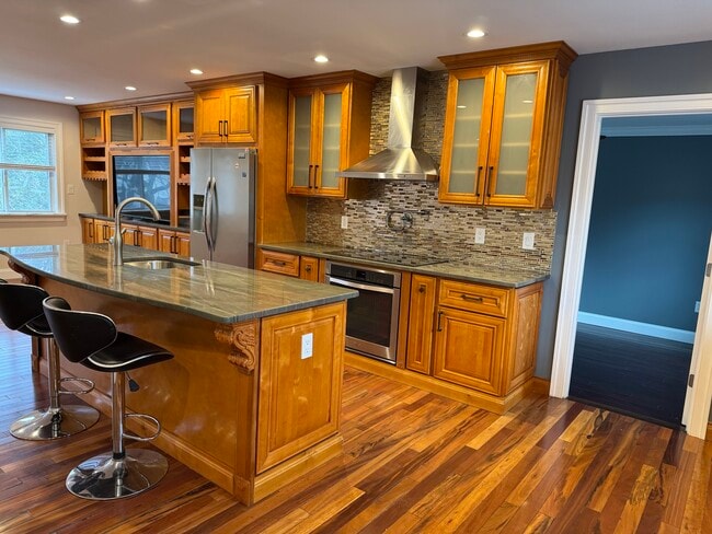 Photo - 7209 Needwood Rd