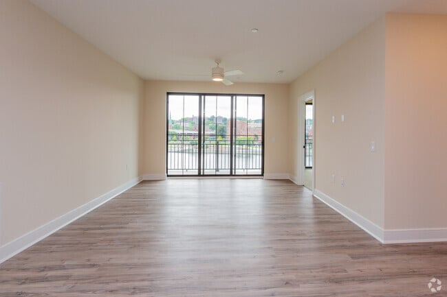 1BR, 1BA-750SF - Starbuck Island