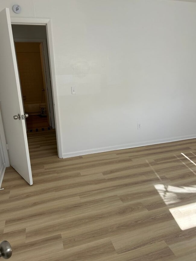 Photo - 106 Mayberry Ct