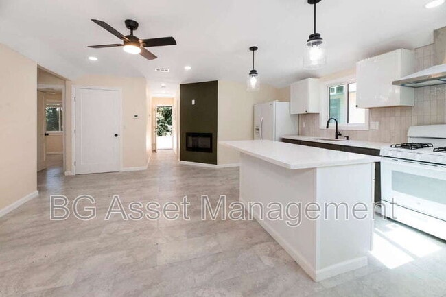 Photo - 2807 Sabral Cir