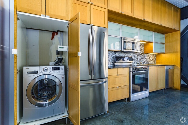 1BR, 1BA - 560SF