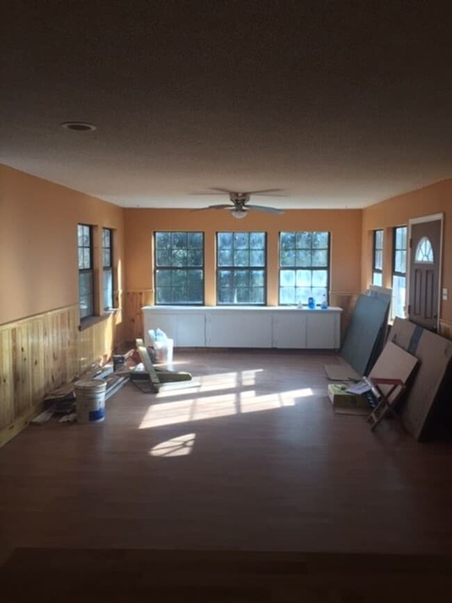 Photo - 210 Pineleaf Ln