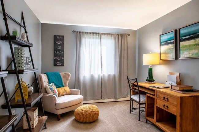 Camp Hill Plaza Apartment Homes