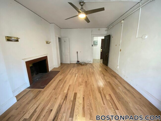 Photo - 91 Westland Ave Unidad 228