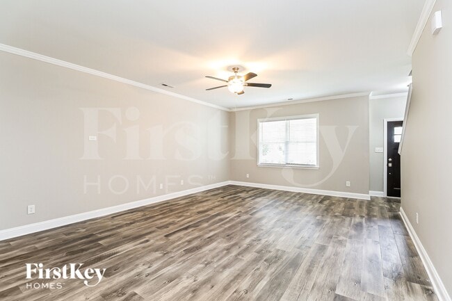Photo - 5602 Falkland Lane