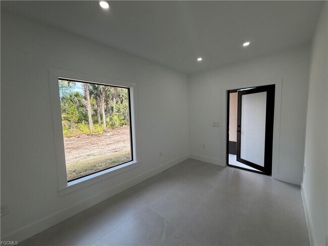 Photo - 4141 Everglades Blvd N