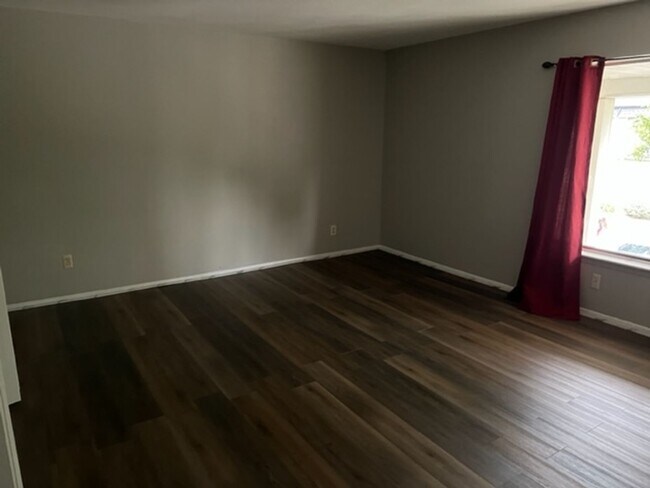 Photo - Well maintained  2 Bedroom Condo Great Amenities and Beautiful Surroundings