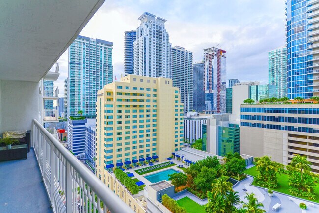 Photo - 1 SE 12th St Unit FL21-ID1022204P