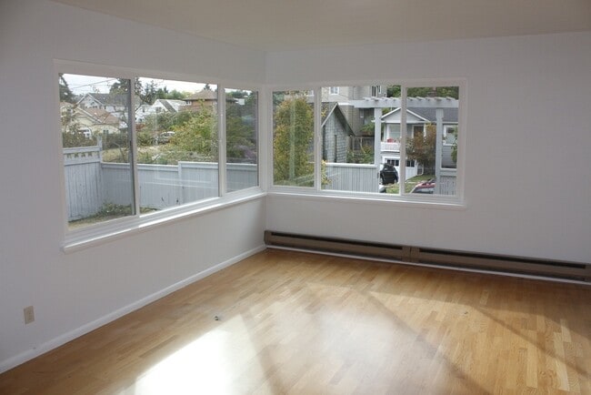 3706-3710 Sunnyside Ave N