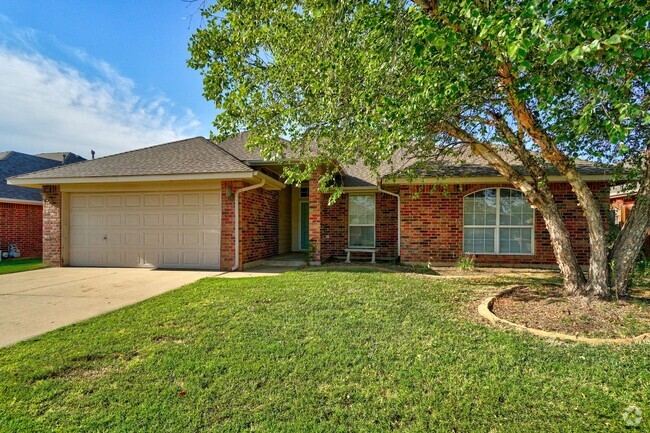 Building Photo - Available now in Edmond! Ask About Our $50... Rental