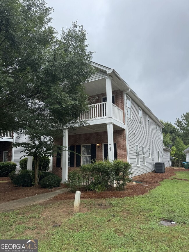 Photo - 223 Milford Dr