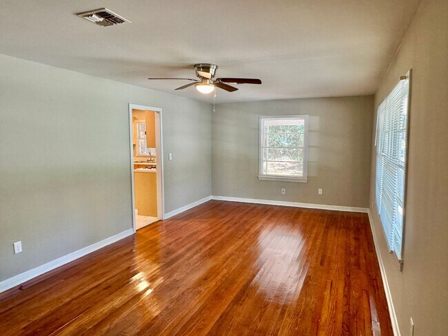 Photo - $500.00 Deposit with approval and 12/28 move in!