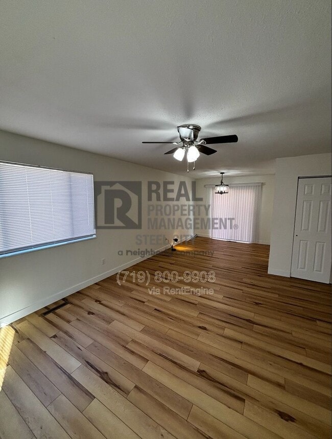 Photo - 607 W 15th St