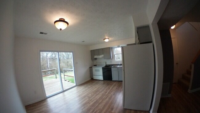 Photo - 217 Creekside Ct