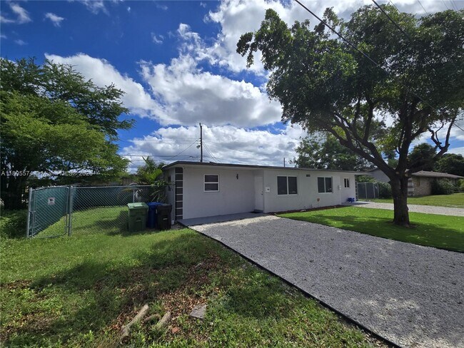 Photo - 716 NW 14th Way Unidad A