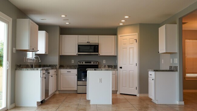 Photo - 710 Starling Creek Loop