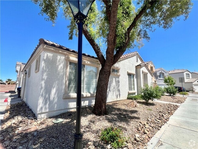 Building Photo - 2409 Character Ct Rental