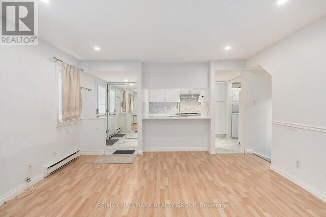 Photo - 1204 Shillington Ave Unit 15