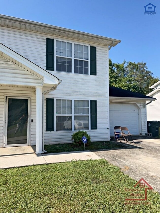 Photo - 3947 Webb Oaks Ct