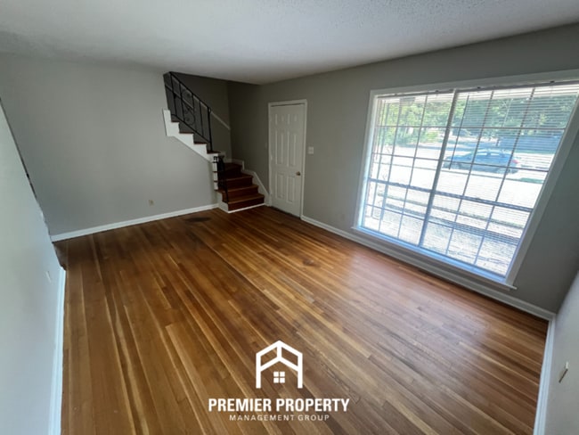 Photo - 4910 Cloister Ave