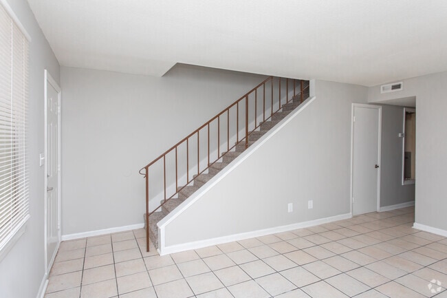 2BR,. 1.5BA- 1110SF