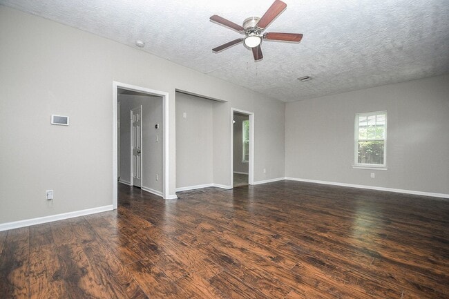 Photo - 4137 Galesburg St
