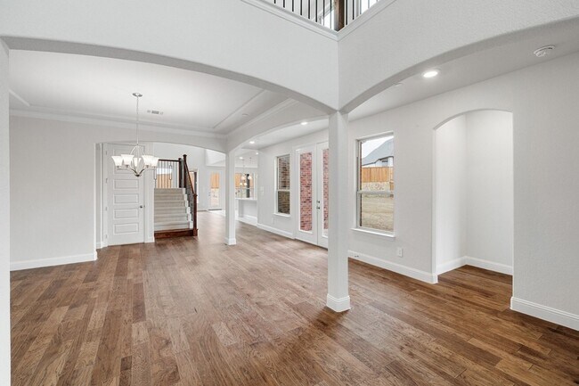 Photo - 310 Greystone Ct