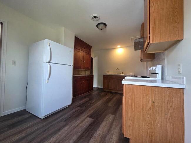 Photo - 152 8th St NW
