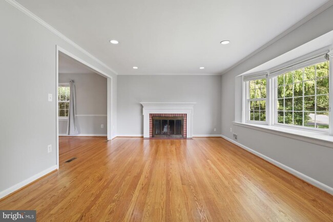 Building Photo - 6139 Tompkins Dr Rental
