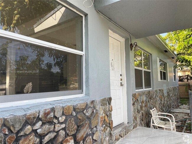 Building Photo - 231 NE 160th Terrace Rental
