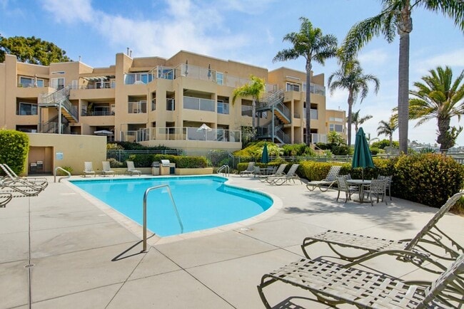 Building Photo - Carlsbad Condo West of 5 Freeway with Lagoon Access - Available Now!