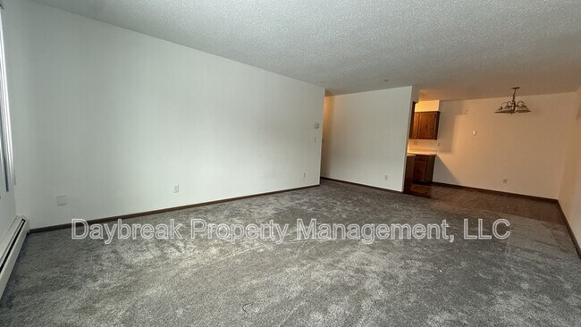 3024 9 1/2 St N