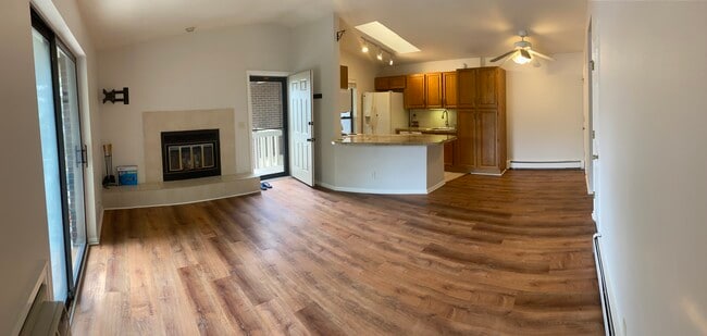 Building Photo - 2800 Kalmia Ave Unit C319