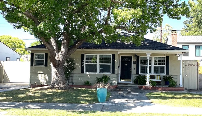 Building Photo - 2067 Jonathan Ave Rental