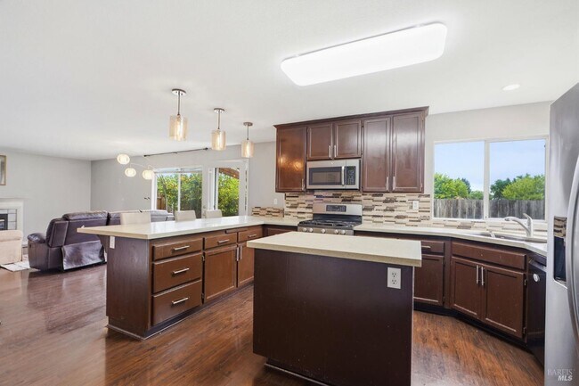 Photo - 1731 Walnut Creek Dr