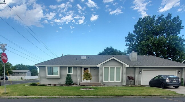 Photo - 7307 N Hamilton St